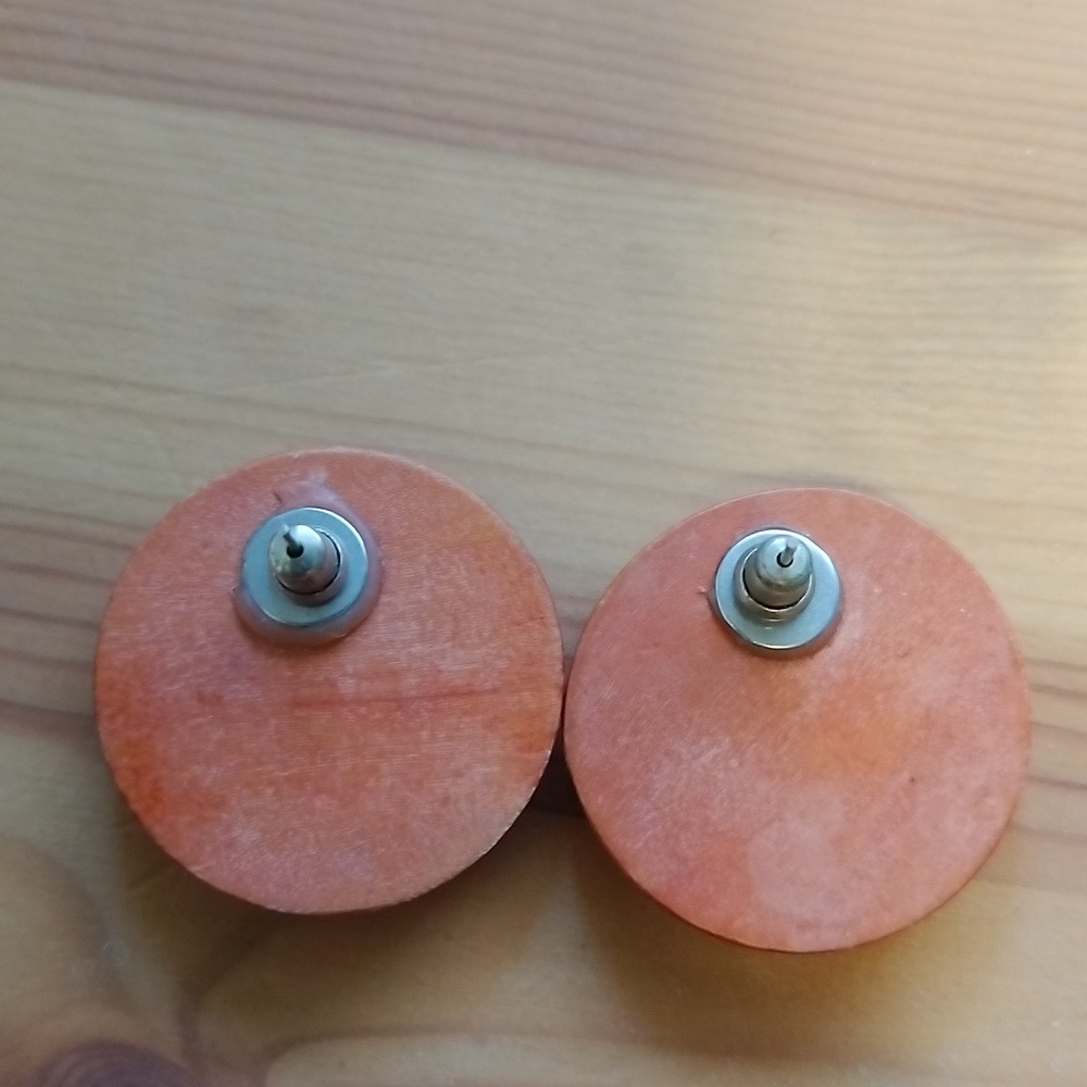 2 Pair of Vintage Retro 1980's Artisan Wood Handcrafted pierced earrings. - Picture 3 of 7